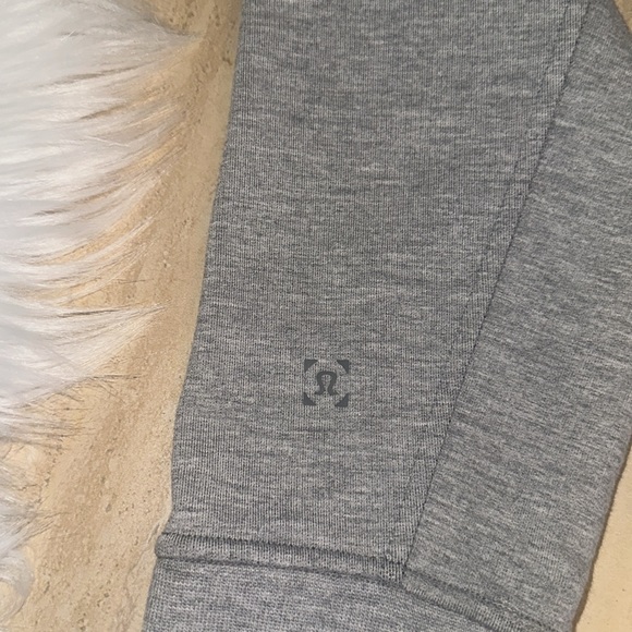 Lululemon Men’s Front Zip Jacket/ Sweater - Picture 4 of 9